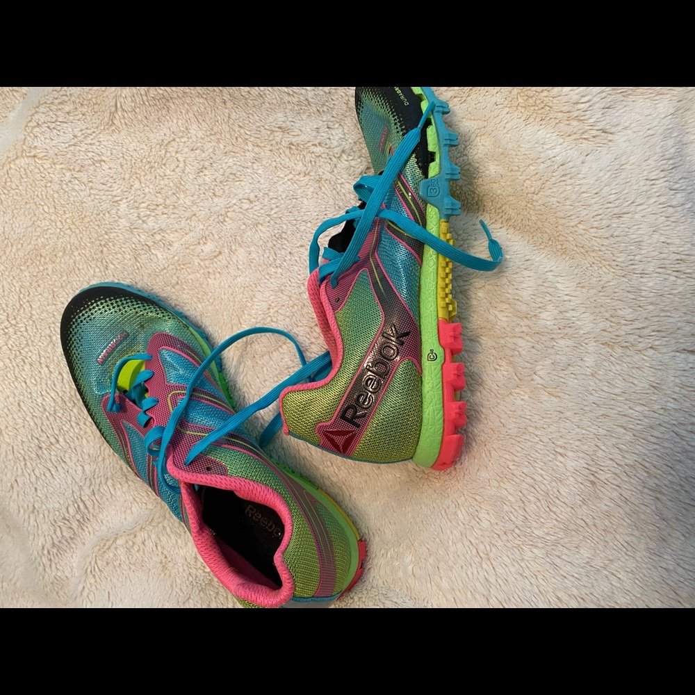 Trail running shoes